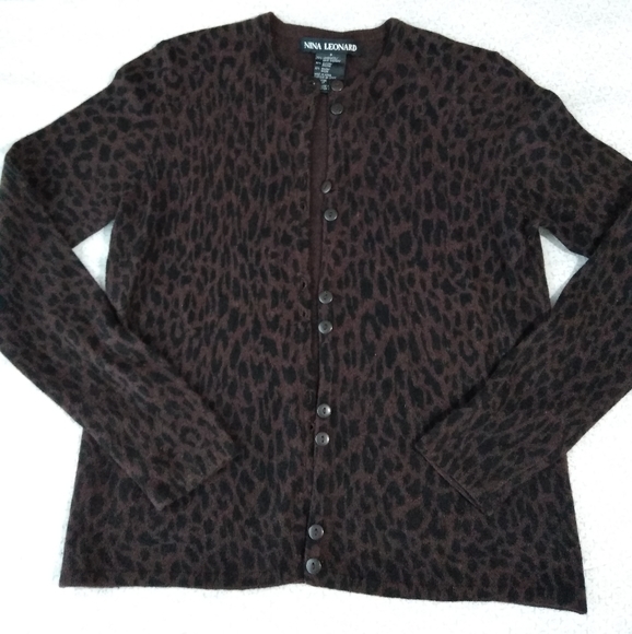 Lambs wool Cardigan Sweater - Picture 6 of 6